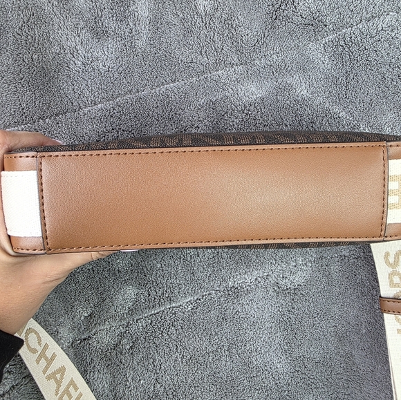 Michael Kors Signature Brown and Gold Crossbody Bag - Picture 3 of 4